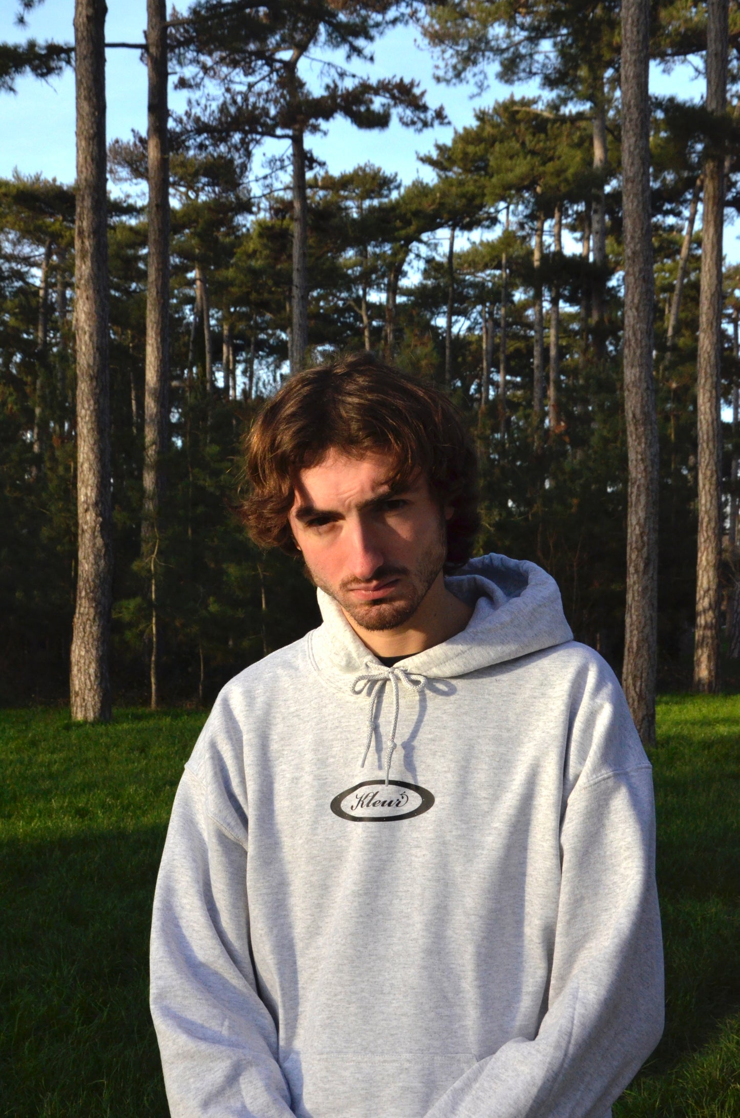 SWEAT À CAPUCHE GRIS