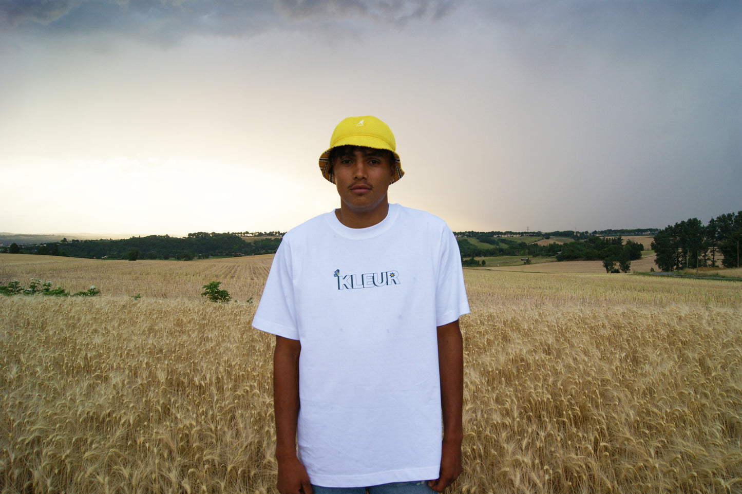 TEE SHIRT BLANC COLOUR IS A FEELING